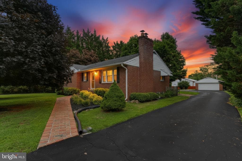815 Reckord Rd, Fallston, MD 21047-2439, United States - 399900