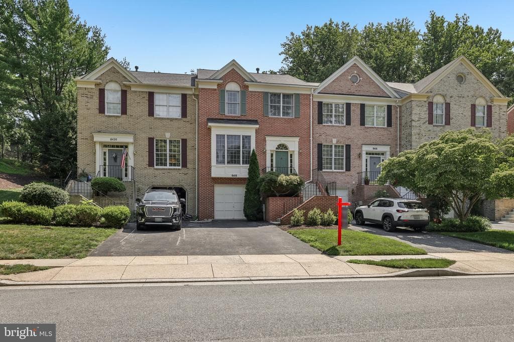 8418 Timberland Cir, Ellicott City, MD 21043-6066, United States - 649900