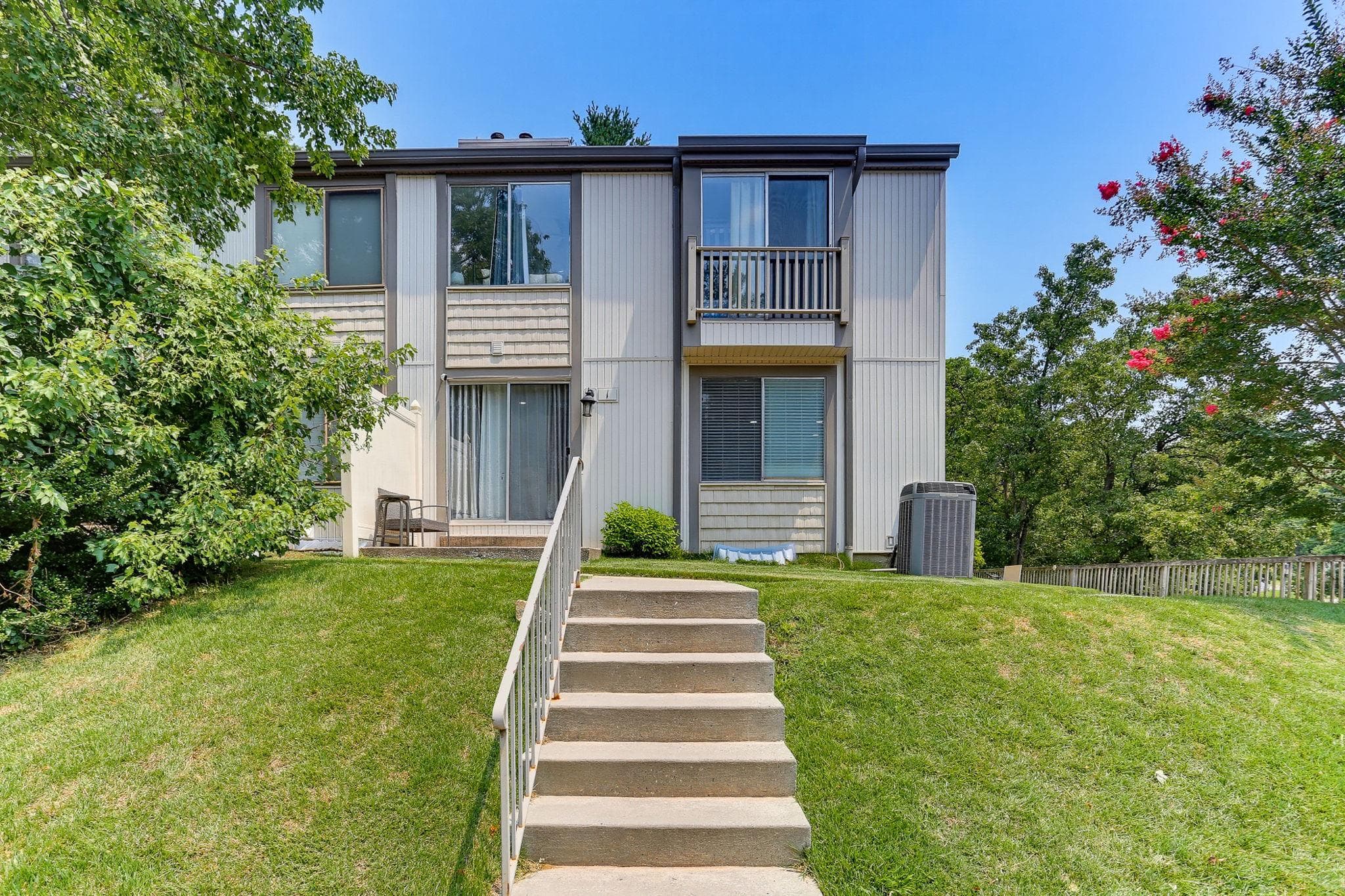1 Dendron Ct, Parkville, MD 21234-1539, United States - 215000