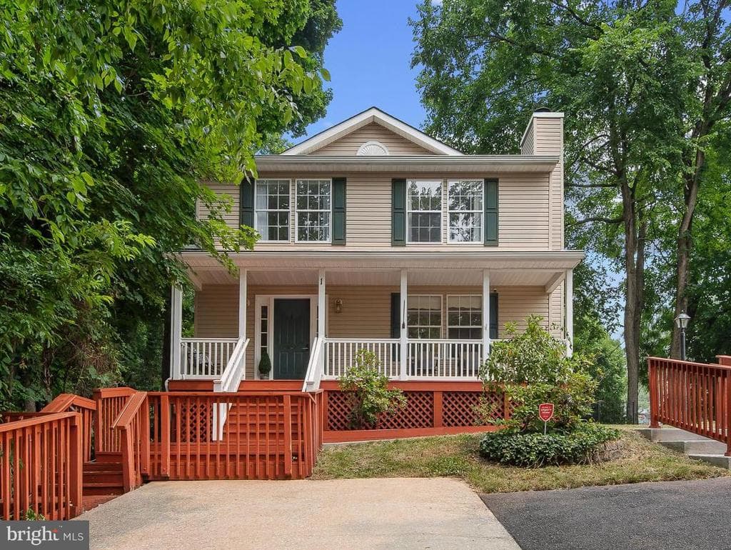 1 Overhill Rd, Catonsville, MD 21228-4924, United States - 485000