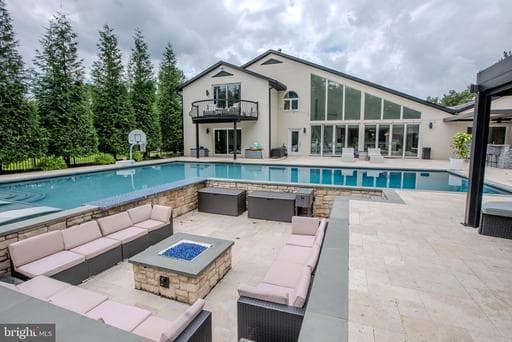 13025 Heil Manor Dr, Reisterstown, MD 21136-5712, United States