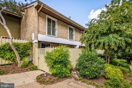 4 HAMLET HILL RD, BALTIMORE, MD, 21210