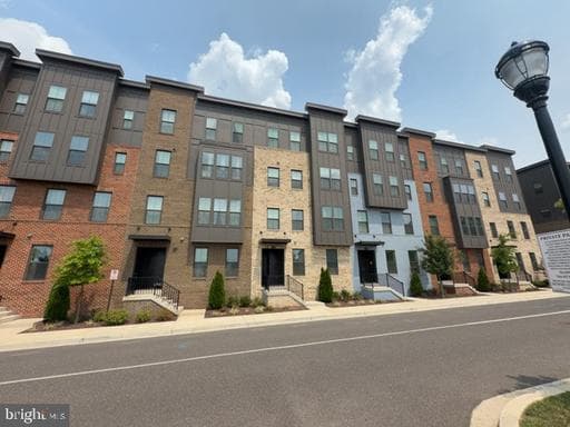 10026 American Pharoah Ln, Laurel, MD 20723-2087, United States
