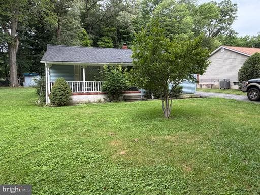 1132 Maple Rd, Essex, MD 21221-6116, United States