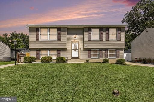 1922 SUE CREEK DR, ESSEX, MD, 21221