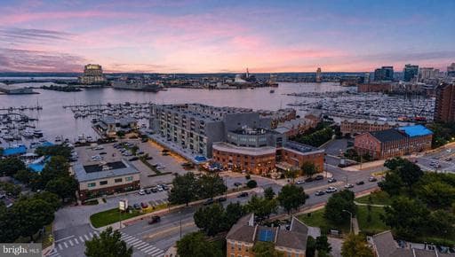 2702 Lighthouse Pt E, Baltimore, MD 21224-5059, United States