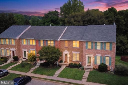 7 Snowberry Ct, Cockeysville, MD 21030-1953, United States