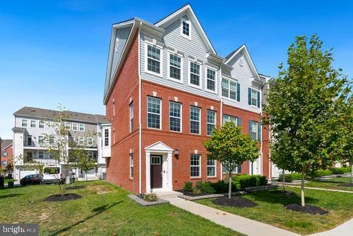 7969 Blue Stream Dr, Elkridge, MD 21075-8227, United States