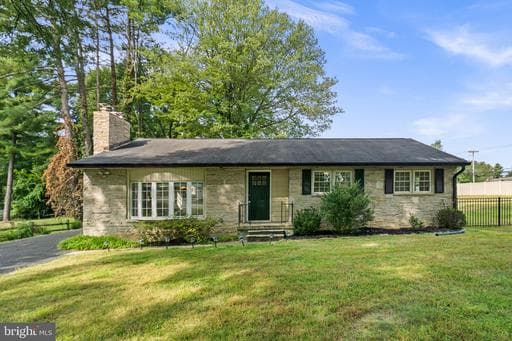 2802 Greenway Dr, Ellicott City, MD 21042-2525, United States