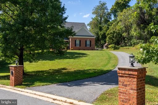 8 Deer Creek Ct, Reisterstown, MD 21136-5656, United States