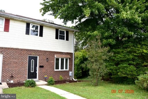 2031 Wintergreen Pl, Rosedale, MD 21237-1911, United States
