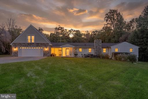 12905 Byefield Dr, Highland, MD 20777-9543, United States