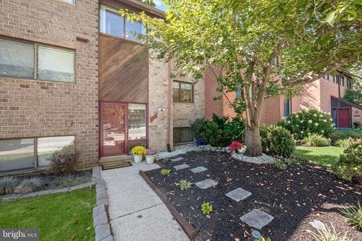 7100 Winter Rose Path, Columbia, MD 21045-5129, United States