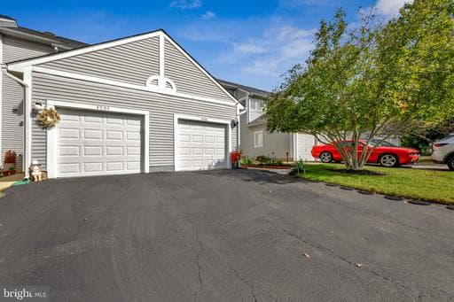 4506 Four Seasons Pl, Oxon Hill, MD 20745-4000, United States