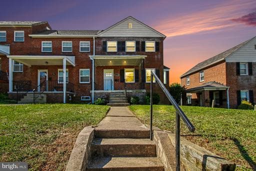 14 Maple Dr, Catonsville, MD 21228-4190, United States