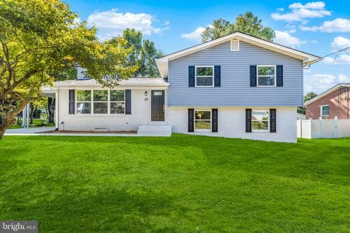 20 Mel Mara Dr, Oxon Hill, MD 20745-1017, United States