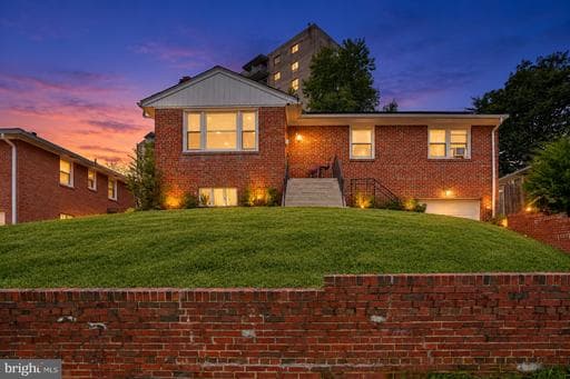 4227 23rd Pkwy, Temple Hills, MD 20748-7020, United States