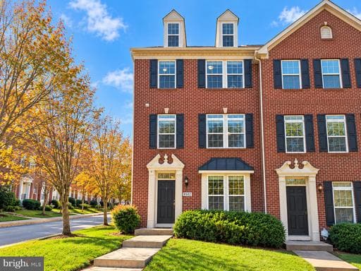 9502 Blast Ave, Ellicott City, MD 21042-6287, United States